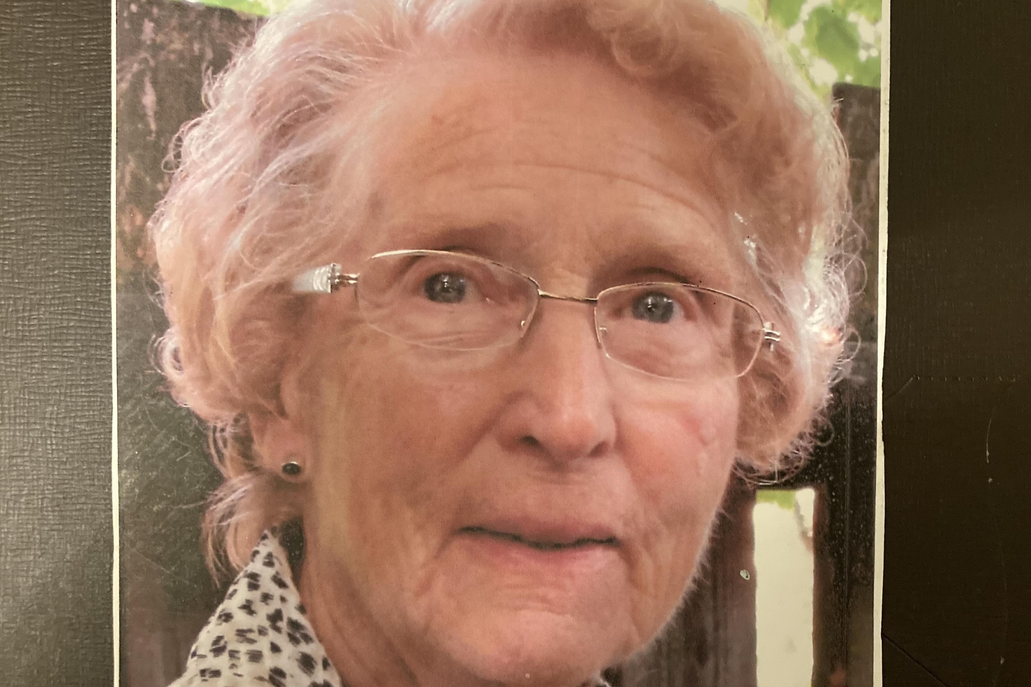 Robert Loose Funeral Home Anderson Indiana - j81zqn2