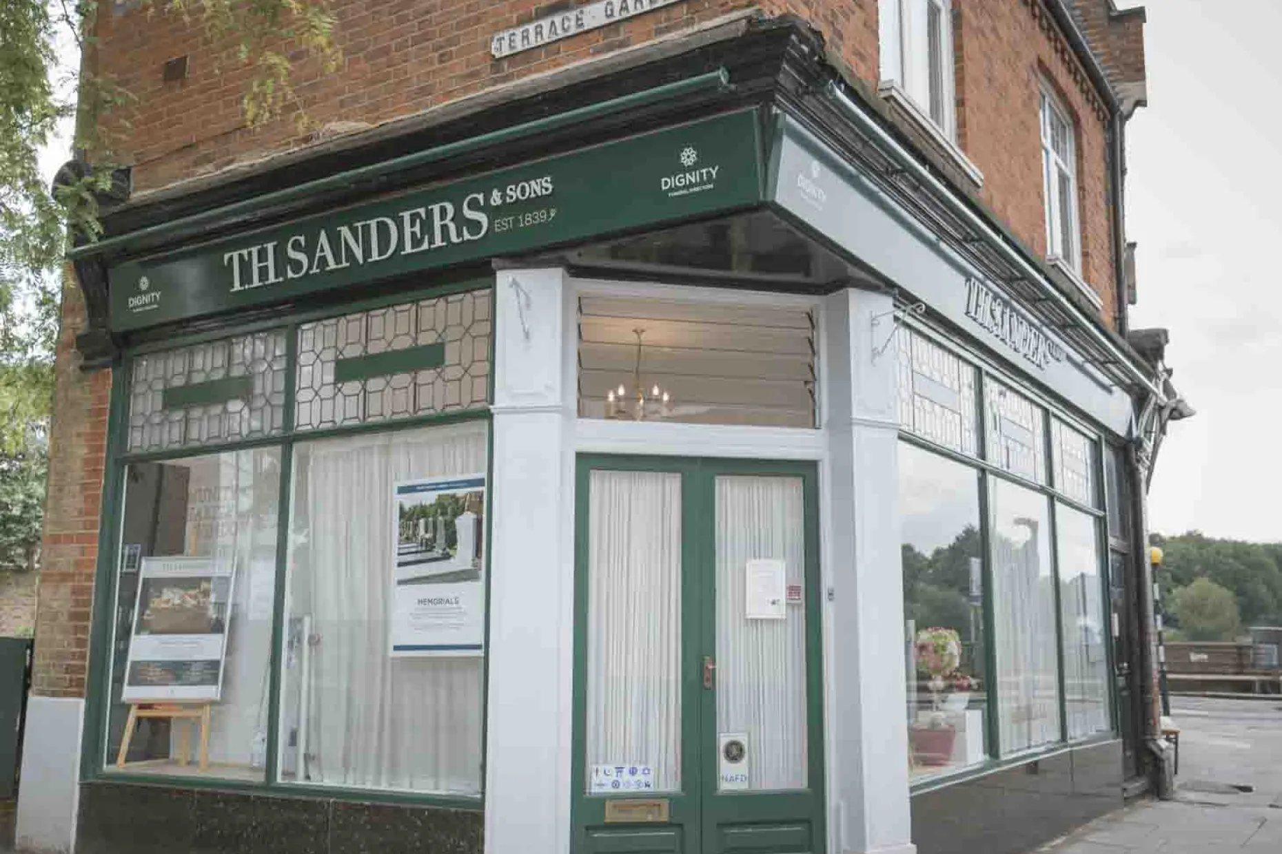 T H Sanders & Sons Funeral Directors