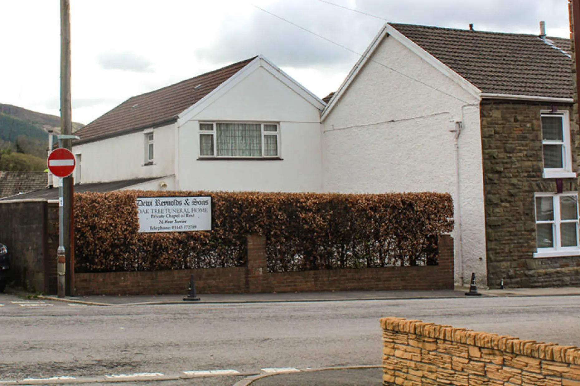 Dewi Reynolds & Sons Funeral Directors, Treorchy branch
