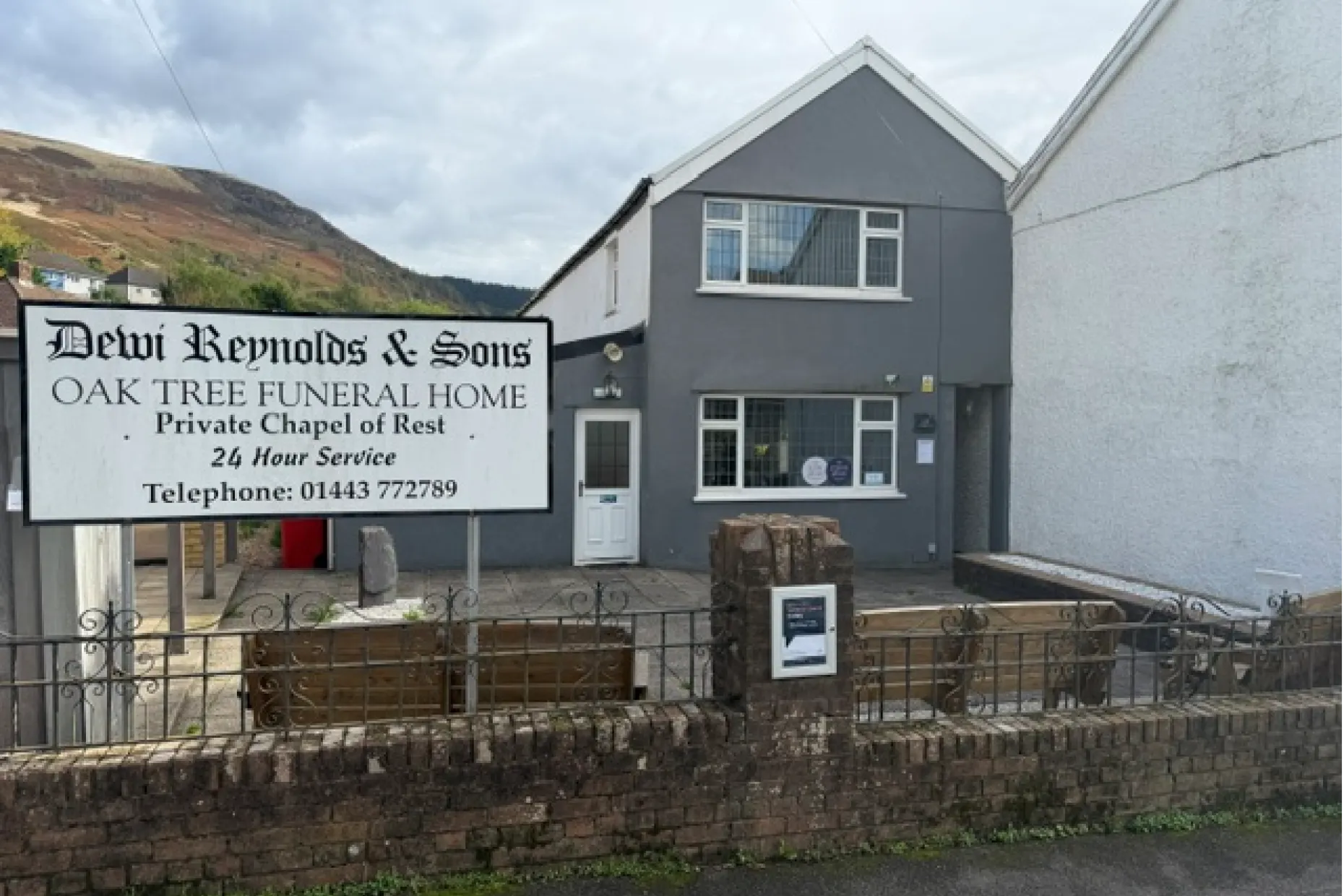 Dewi Reynolds & Sons Funeral Directors in Treorchy